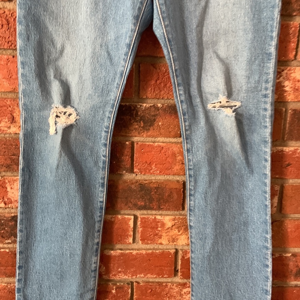 Levi’s 501 Stylish Light Blue Straight Leg Distressed Jeans - Picture 3 of 10